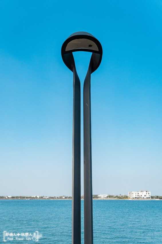 屏東大鵬灣海上教堂咖啡!純白浪漫海景咖啡廳,網美必拍打卡熱點