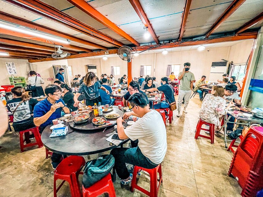 萬里蟹推薦阿嬌萬里蟹排隊老店必吃美食，在地人氣海鮮。