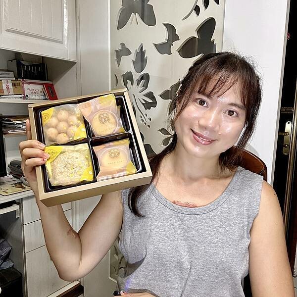 台中市名產伴手禮推薦/鴻鼎菓子年節禮盒送禮推薦『璀璨圓滿禮盒』-討喜酥白芝麻原味X1+討喜酥亞麻籽鹹蛋黃