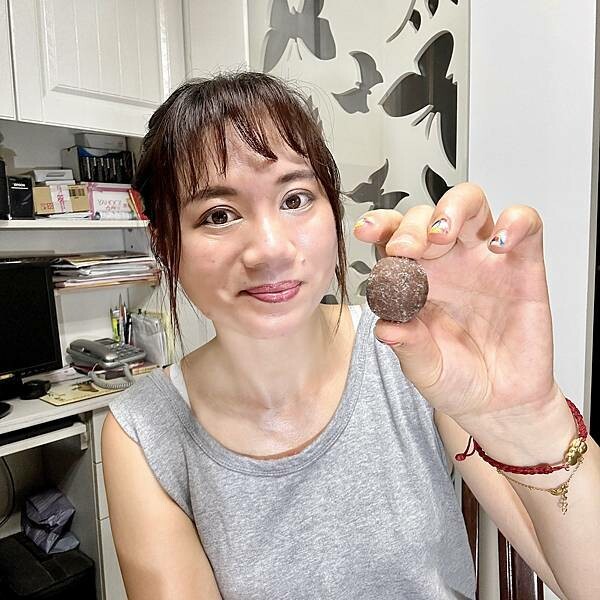 台中市名產伴手禮推薦/鴻鼎菓子年節禮盒送禮推薦『璀璨圓滿禮盒』-討喜酥白芝麻原味X1+討喜酥亞麻籽鹹蛋黃