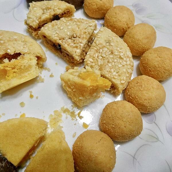 台中市名產伴手禮推薦/鴻鼎菓子年節禮盒送禮推薦『璀璨圓滿禮盒』-討喜酥白芝麻原味X1+討喜酥亞麻籽鹹蛋黃