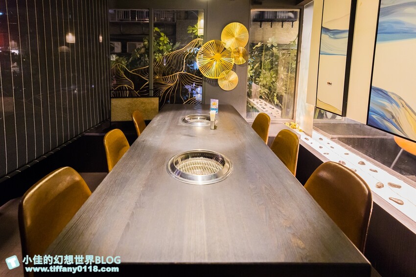 台北市大安區禾馬燒肉/跟手臂一樣長的壁咚蝦+超浮誇巨牛拼盤/不定期小遊戲開心來吃肉喝酒/台北燒肉推薦