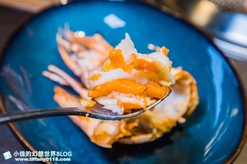台北市大安區禾馬燒肉/跟手臂一樣長的壁咚蝦+超浮誇巨牛拼盤/不定期小遊戲開心來吃肉喝酒/台北燒肉推薦