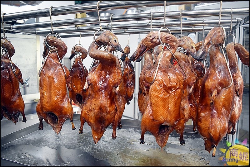 鴨棧櫻桃烤鴨。全聚德北京烤鴨外帶!櫻桃烤鴨皮酥肉嫩超多汁.鴨架鴨粥鴨湯自由選更加分-商妮吃喝遊樂