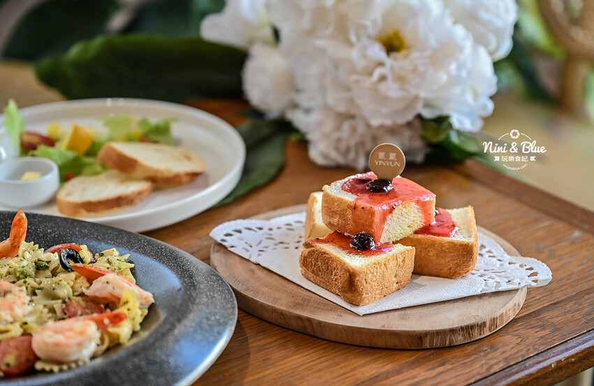 台中西區精誠路巷弄老宅咖啡館,下午茶喝咖啡吃甜點還點一盞你喜愛味道的高貴蠟燭