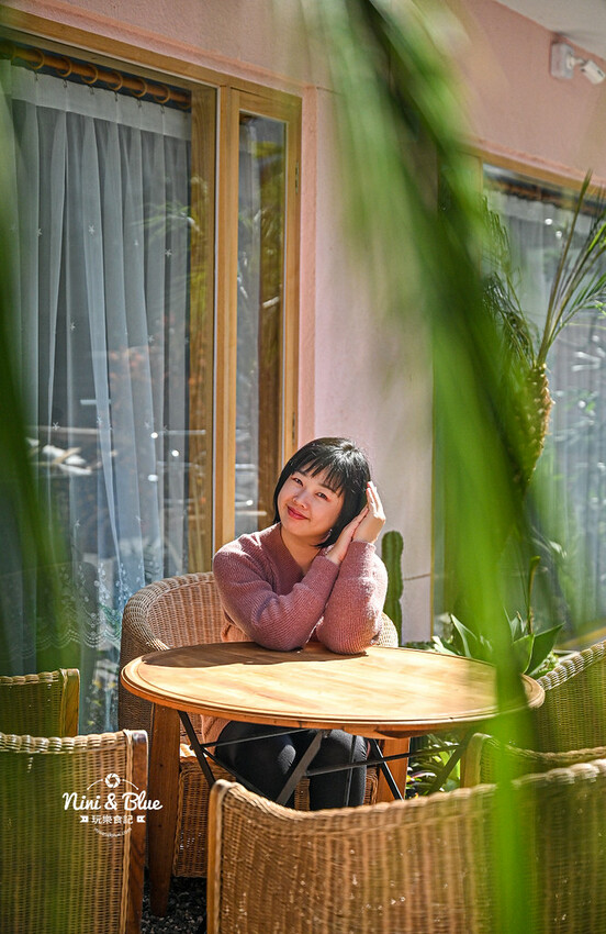 台中西區精誠路巷弄老宅咖啡館,下午茶喝咖啡吃甜點還點一盞你喜愛味道的高貴蠟燭