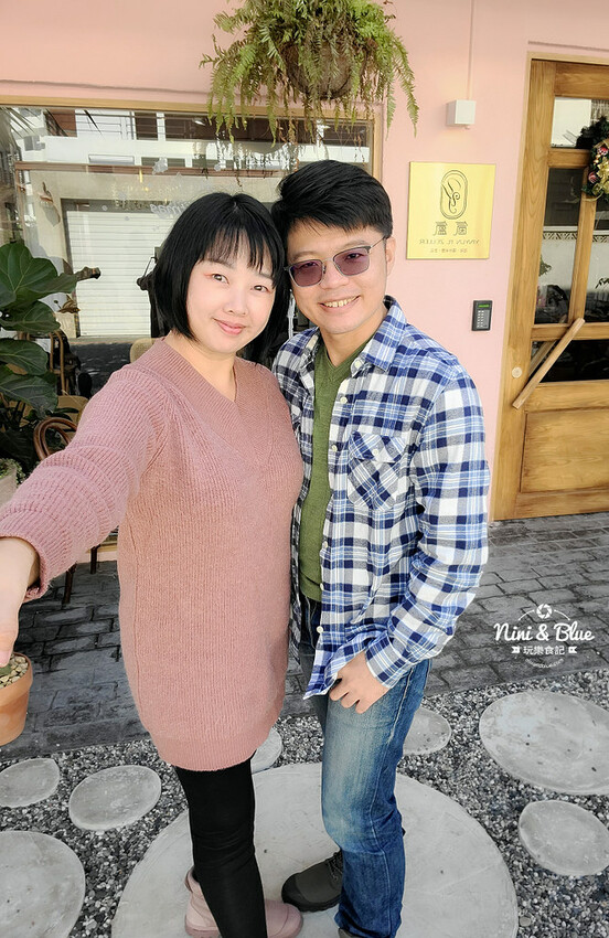 台中西區精誠路巷弄老宅咖啡館,下午茶喝咖啡吃甜點還點一盞你喜愛味道的高貴蠟燭