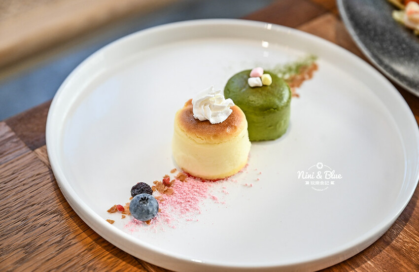 台中西區精誠路巷弄老宅咖啡館,下午茶喝咖啡吃甜點還點一盞你喜愛味道的高貴蠟燭