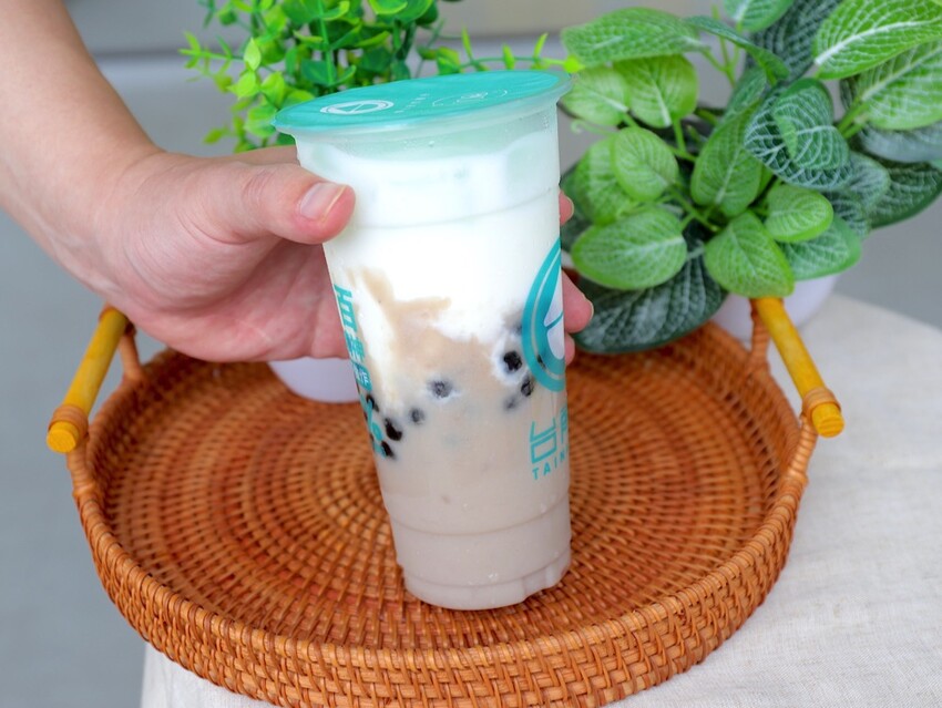 100%純茶飲堅持給你純天然感受/大推黑糖波霸鮮奶.綠豆沙系列/附設ECOCO智慧回收站.回收瓶罐還能折抵消費