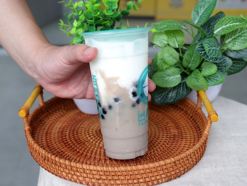 100%純茶飲堅持給你純天然感受/大推黑糖波霸鮮奶.綠豆沙系列/附設ECOCO智慧回收站.回收瓶罐還能折抵消費