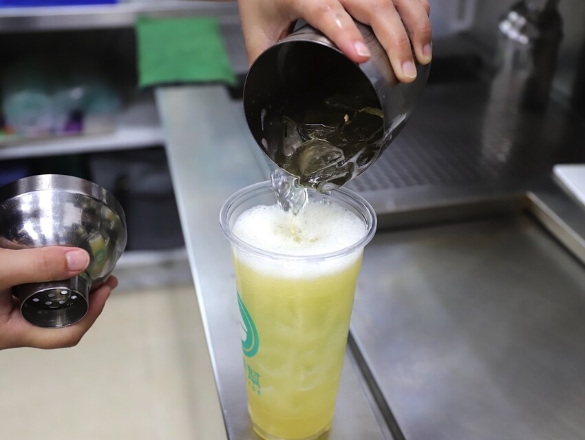 100%純茶飲堅持給你純天然感受/大推黑糖波霸鮮奶.綠豆沙系列/附設ECOCO智慧回收站.回收瓶罐還能折抵消費