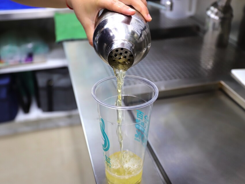 100%純茶飲堅持給你純天然感受/大推黑糖波霸鮮奶.綠豆沙系列/附設ECOCO智慧回收站.回收瓶罐還能折抵消費