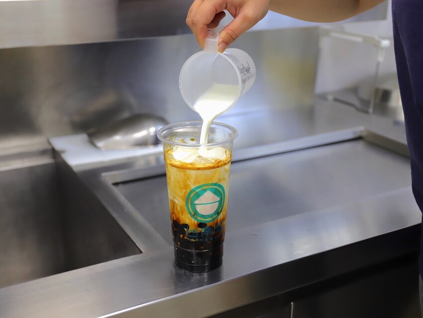 100%純茶飲堅持給你純天然感受/大推黑糖波霸鮮奶.綠豆沙系列/附設ECOCO智慧回收站.回收瓶罐還能折抵消費