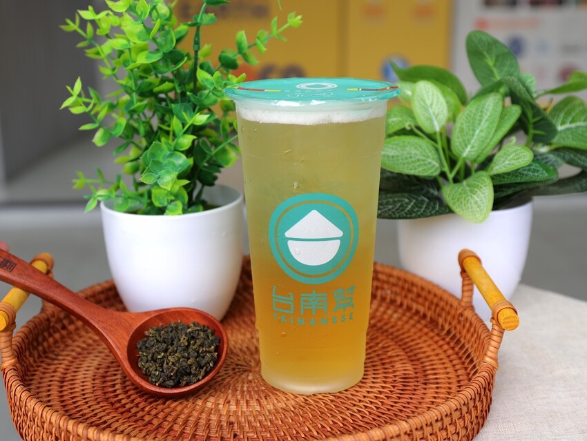 100%純茶飲堅持給你純天然感受/大推黑糖波霸鮮奶.綠豆沙系列/附設ECOCO智慧回收站.回收瓶罐還能折抵消費