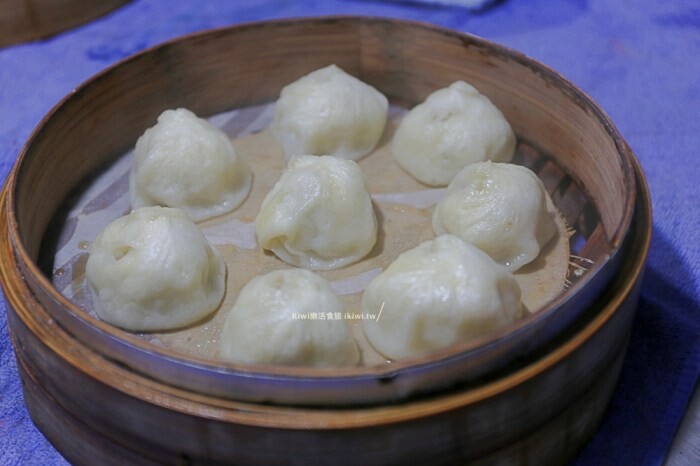 北港新味珍原汁牛肉麵|雲林北港巷內裡的牛肉麵.牛肉塊很大.紅燒湯頭超厚實,能續湯不加價!