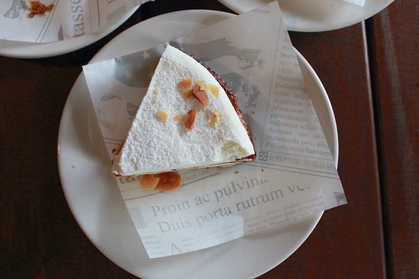 屏東縣屏東市吃。屏東縣|屏東市。「必勝烘焙研製所」勝利星村創意生活園區美食,店家招牌巴斯克在2019年被紐約時報評選