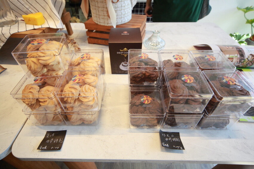 屏東縣屏東市吃。屏東縣|屏東市。「必勝烘焙研製所」勝利星村創意生活園區美食,店家招牌巴斯克在2019年被紐約時報評選