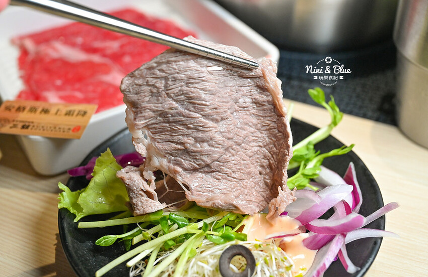 鬥牛士二鍋 | 台中吃到飽推薦,台中後火車站大魯閣新時代火鍋、壽喜燒吃到飽,平日午餐358元起 @Nini and Blue 玩樂食記