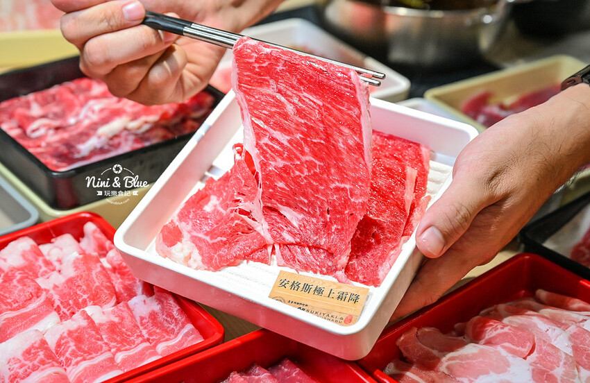 鬥牛士二鍋 | 台中吃到飽推薦,台中後火車站大魯閣新時代火鍋、壽喜燒吃到飽,平日午餐358元起 @Nini and Blue 玩樂食記