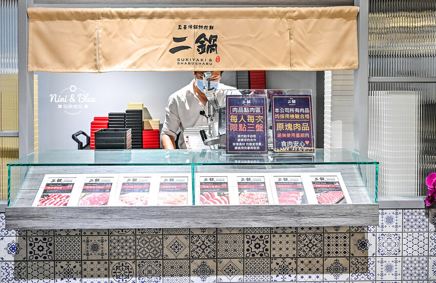 鬥牛士二鍋 | 台中吃到飽推薦,台中後火車站大魯閣新時代火鍋、壽喜燒吃到飽,平日午餐358元起 @Nini and Blue 玩樂食記