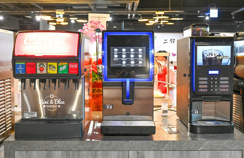 鬥牛士二鍋 | 台中吃到飽推薦,台中後火車站大魯閣新時代火鍋、壽喜燒吃到飽,平日午餐358元起 @Nini and Blue 玩樂食記