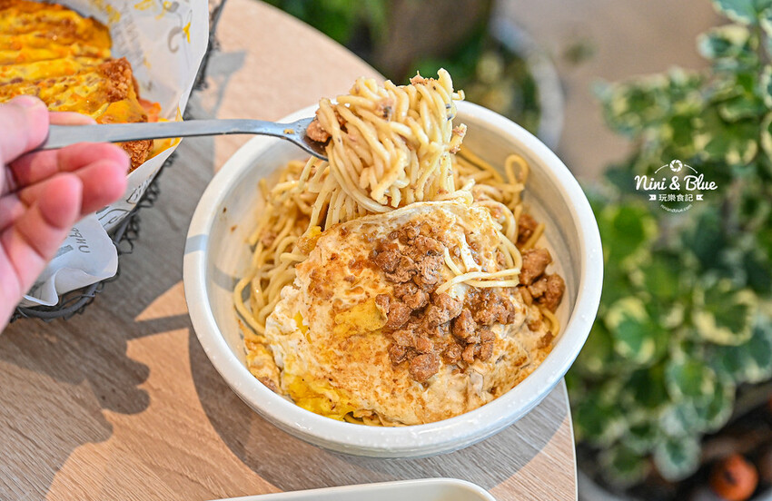 台中捷運舊社站美食推薦,南興公園附近的平價舒適早午餐,早上5點半就營業 -妮妮布魯