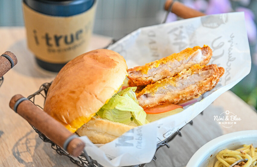 台中捷運舊社站美食推薦,南興公園附近的平價舒適早午餐,早上5點半就營業 -妮妮布魯