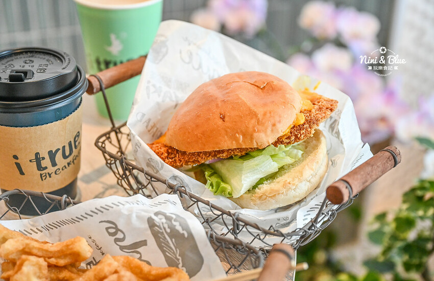 台中捷運舊社站美食推薦,南興公園附近的平價舒適早午餐,早上5點半就營業 -妮妮布魯