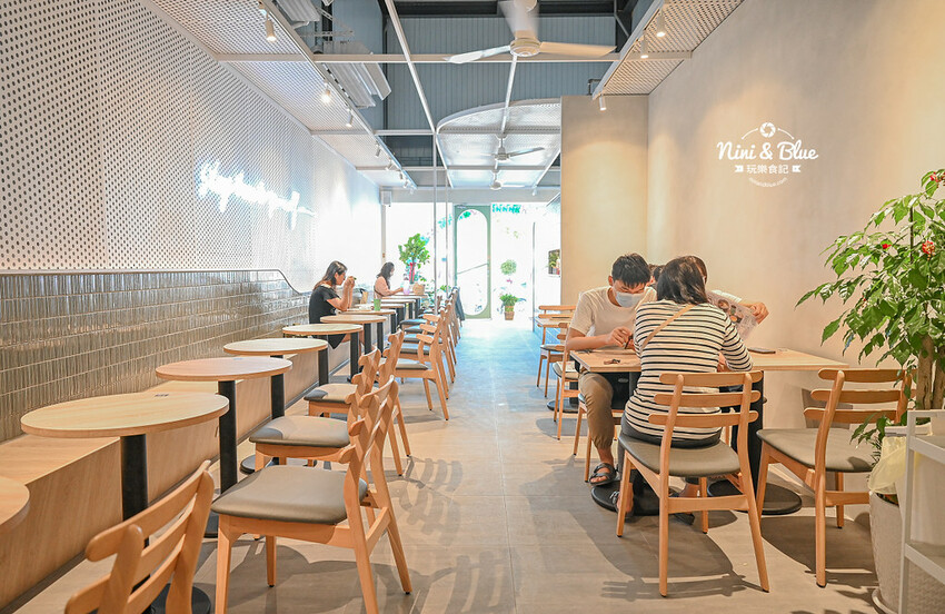 台中捷運舊社站美食推薦,南興公園附近的平價舒適早午餐,早上5點半就營業 -妮妮布魯