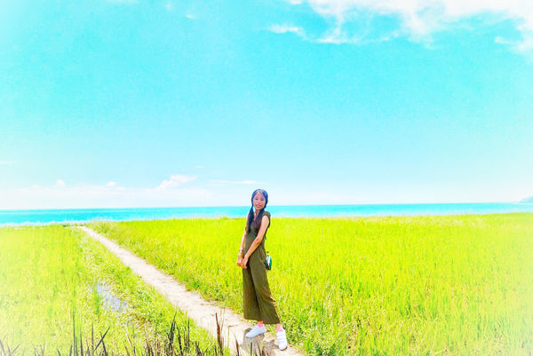 //花蓮景點//花蓮海線一日遊。台11。芭崎眺望臺。新社梯田。石梯坪。北回歸線標碑海線。八仙洞。石門班哨角。女孩MOM實在太瘋狂了，從花蓮市騎到台東長濱77公里，青春的記憶就是嚴重曬傷QQ