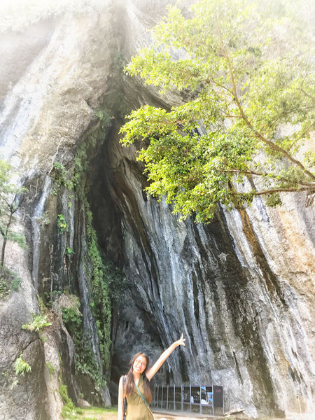 //花蓮景點//花蓮海線一日遊。台11。芭崎眺望臺。新社梯田。石梯坪。北回歸線標碑海線。八仙洞。石門班哨角。女孩MOM實在太瘋狂了，從花蓮市騎到台東長濱77公里，青春的記憶就是嚴重曬傷QQ