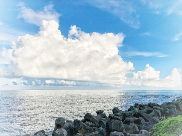 //花蓮景點//花蓮海線一日遊。台11。芭崎眺望臺。新社梯田。石梯坪。北回歸線標碑海線。八仙洞。石門班哨角。女孩MOM實在太瘋狂了，從花蓮市騎到台東長濱77公里，青春的記憶就是嚴重曬傷QQ