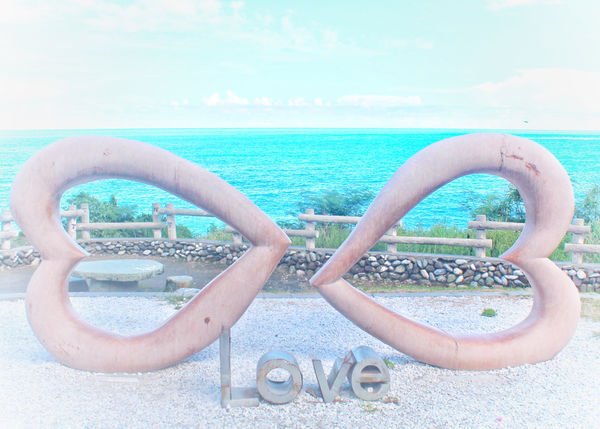 //花蓮景點//花蓮海線一日遊。台11。芭崎眺望臺。新社梯田。石梯坪。北回歸線標碑海線。八仙洞。石門班哨角。女孩MOM實在太瘋狂了，從花蓮市騎到台東長濱77公里，青春的記憶就是嚴重曬傷QQ