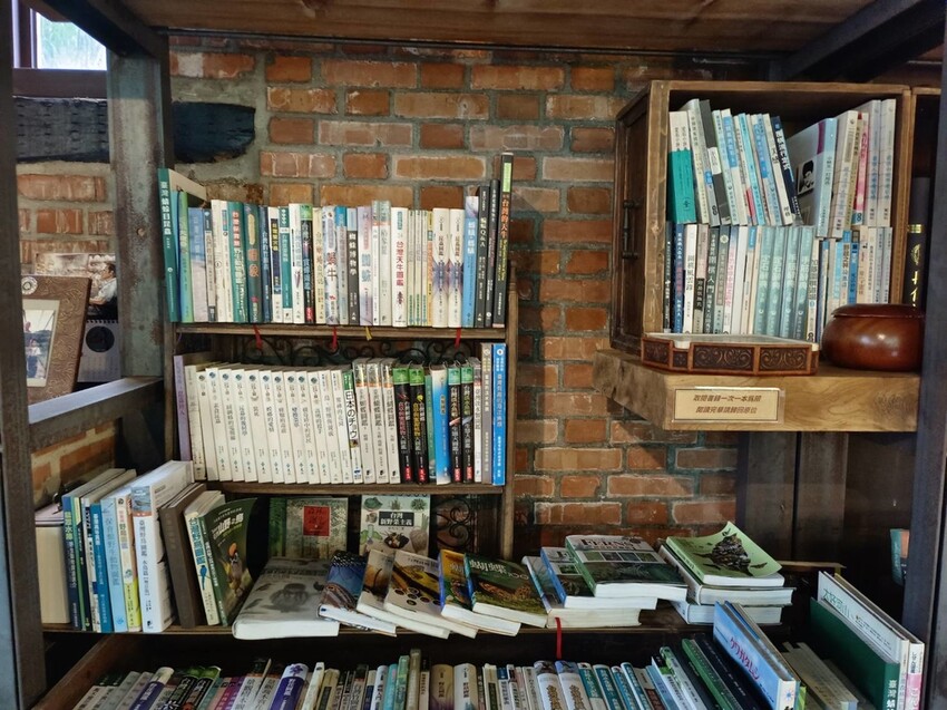 396934.jpg - 【新竹.尖石】自然在家書坊。寧靜玻璃屋超適合閱讀。闆娘不藏私與顧客分享藏書。咖啡+甜點需fb預約