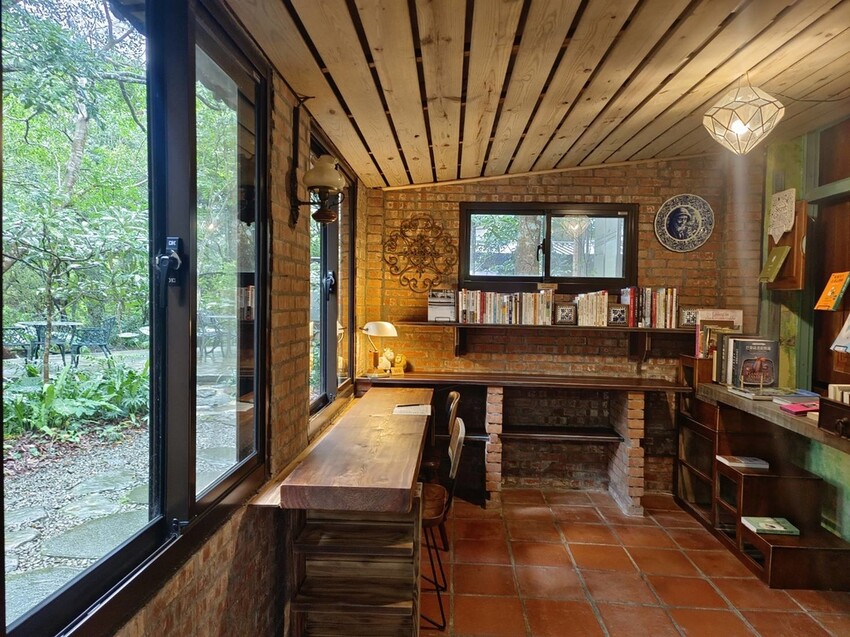 396941.jpg - 【新竹.尖石】自然在家書坊。寧靜玻璃屋超適合閱讀。闆娘不藏私與顧客分享藏書。咖啡+甜點需fb預約