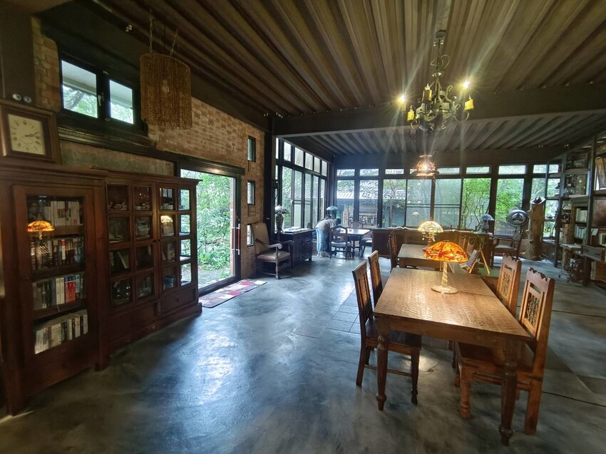 396939.jpg - 【新竹.尖石】自然在家書坊。寧靜玻璃屋超適合閱讀。闆娘不藏私與顧客分享藏書。咖啡+甜點需fb預約