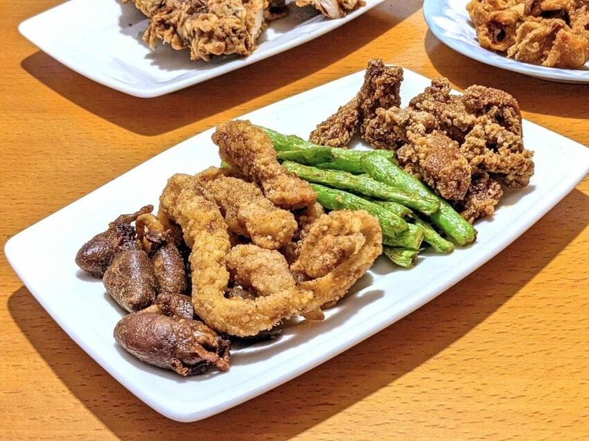 怪獸小雞排 八里店｜八里人有口福了！必點招牌蒜香雞排！超人氣秘製雞心！新北雞排推薦、新北炸物推薦、八里雞排推薦、八里鹹酥雞推薦、八里炸物推薦 - 佛系旅遊筆記