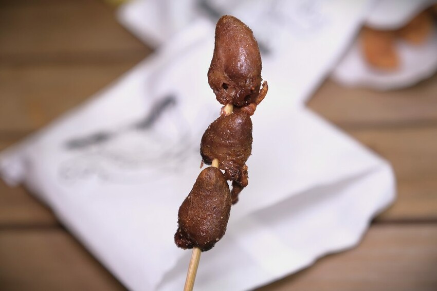 怪獸小雞排 八里店｜八里人有口福了！必點招牌蒜香雞排！超人氣秘製雞心！新北雞排推薦、新北炸物推薦、八里雞排推薦、八里鹹酥雞推薦、八里炸物推薦 - 佛系旅遊筆記