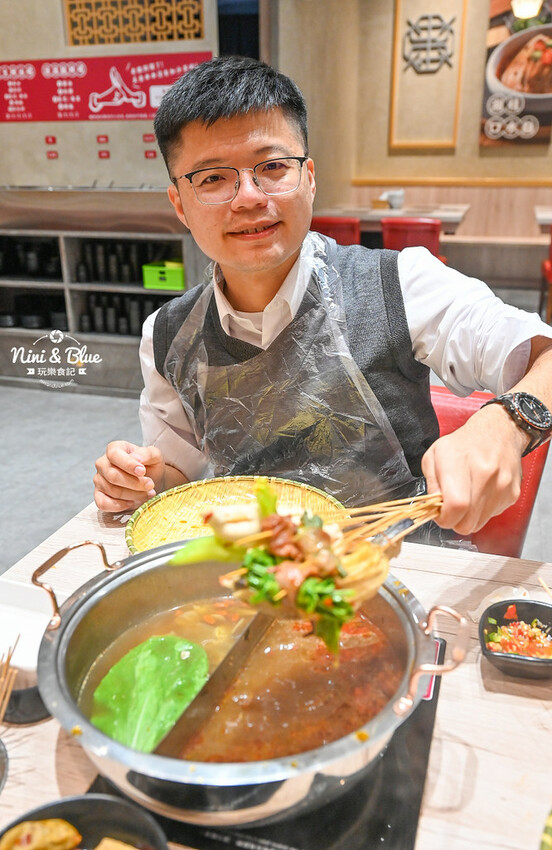 一串只要10元，超過100種口味，正宗川味麻辣串串鍋，加入LINE好友就送5支串串兌換券！-妮妮布魯