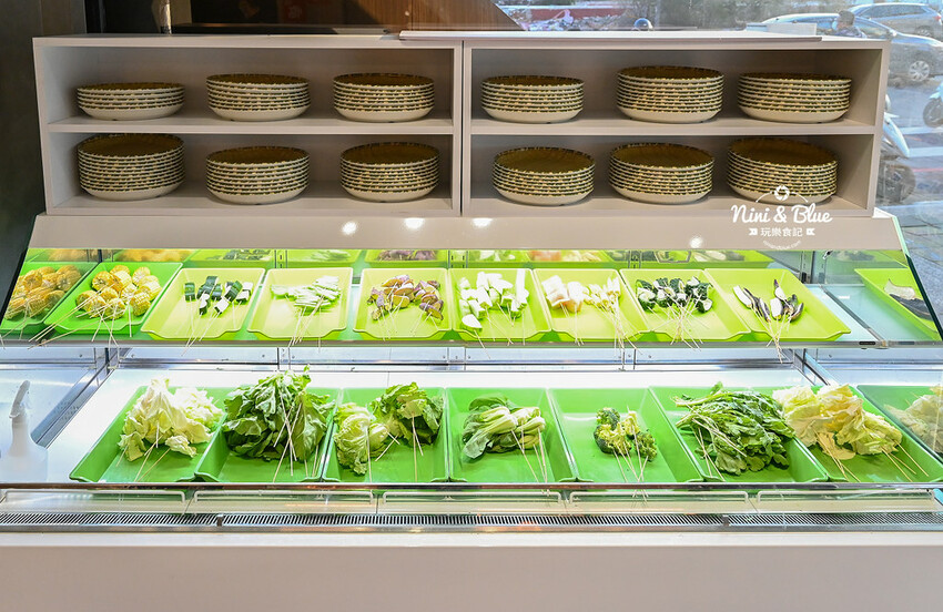 一串只要10元，超過100種口味，正宗川味麻辣串串鍋，加入LINE好友就送5支串串兌換券！-妮妮布魯