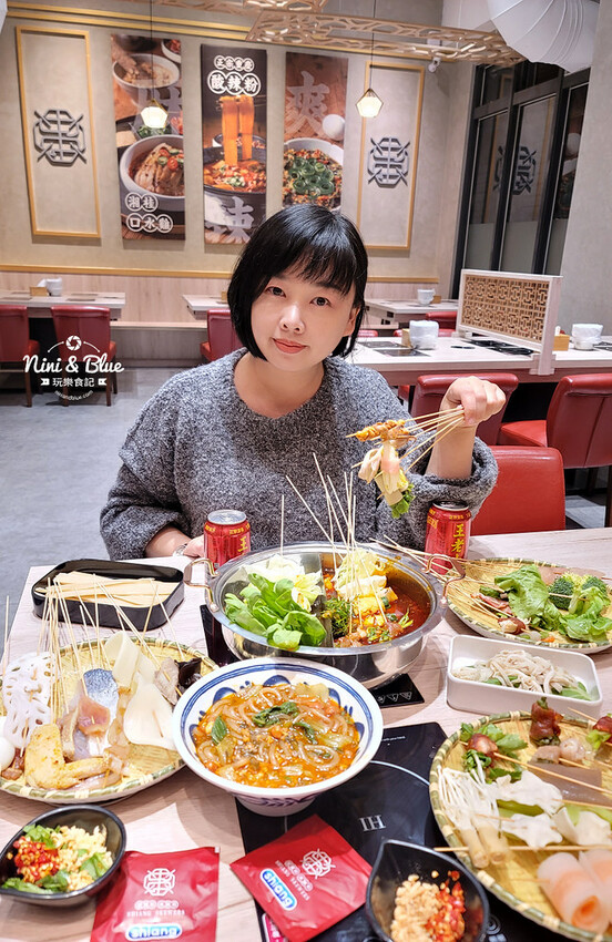 一串只要10元，超過100種口味，正宗川味麻辣串串鍋，加入LINE好友就送5支串串兌換券！-妮妮布魯