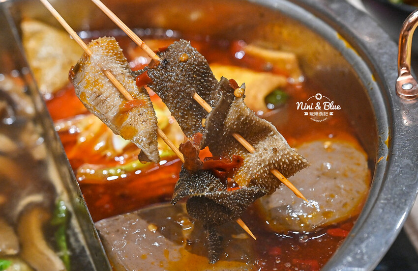 一串只要10元，超過100種口味，正宗川味麻辣串串鍋，加入LINE好友就送5支串串兌換券！-妮妮布魯