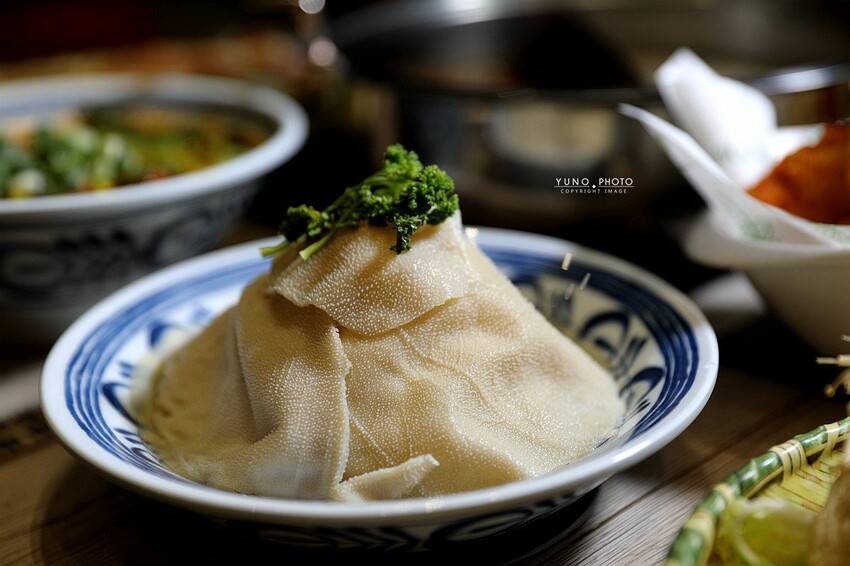 台中市西屯區道地四川噴香麻辣鍋 超過百種串串 一起實現撸串自由|餉串串-麻辣串串香(台中西屯麻辣串串鍋推薦)