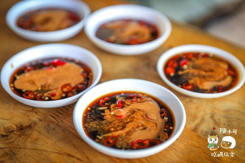 超過40年老店!網友推薦第一名薑母鴨是這間!米雪糕點起來,真的真的超正點好吃,紅標米酒直接灌進去噴火!