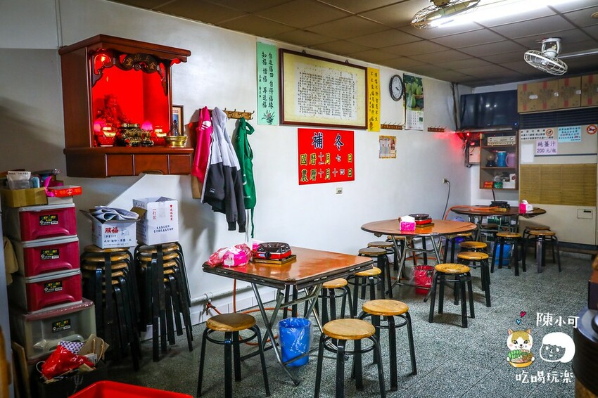 超過40年老店!網友推薦第一名薑母鴨是這間!米雪糕點起來,真的真的超正點好吃,紅標米酒直接灌進去噴火!