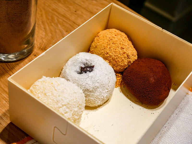 雙連站甜點推薦！灑白甜鮮奶麻糬販賣舖，純鮮奶手作Q彈麻糬必吃。