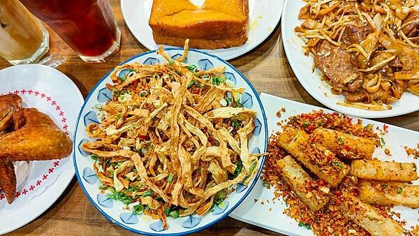 【板橋美食】宇記燒臘茶餐廳｜正宗港味餐廳！爆強實力乾炒牛河必點必吃