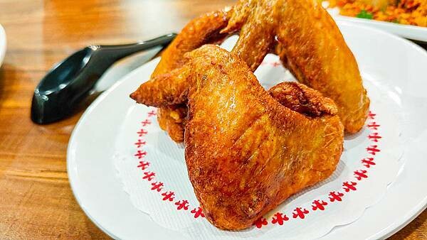 【板橋美食】宇記燒臘茶餐廳｜正宗港味餐廳！爆強實力乾炒牛河必點必吃