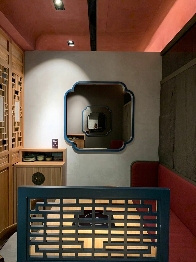 【台北】中山美食|手工殿麻辣鍋物 中山條通新開幕火鍋店 超浮誇造景火鍋 滿額送A5和牛