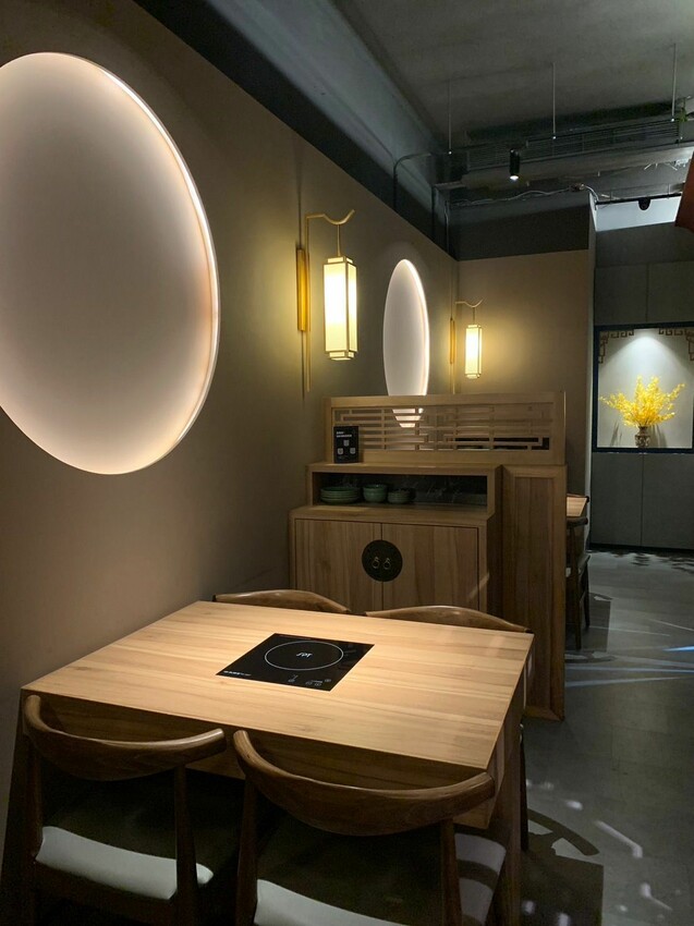 【台北】中山美食|手工殿麻辣鍋物 中山條通新開幕火鍋店 超浮誇造景火鍋 滿額送A5和牛